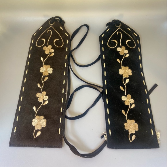 LAST CHANCE 🔥 Embroidered Bookmarks ~ You get both #7355 - Picture 1 of 5